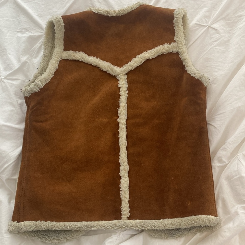 Vest - Picture 3 of 5